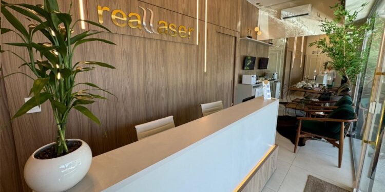 Clínica Reallaser comemora seu primeiro ano de atividades