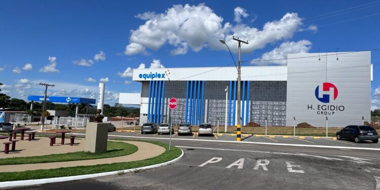 Equiplex inaugura novo centro de distribuição