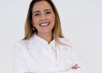 Química industrial graduada pela UEG representa o Centro-Oeste em evento de formulação de cosméticos inédito