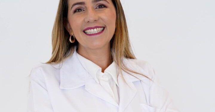 Química industrial graduada pela UEG representa o Centro-Oeste em evento de formulação de cosméticos inédito