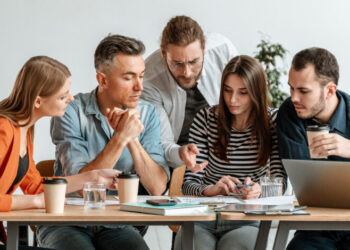 Terceirização de mão de obra: 80% das empresas brasileiras adotam o modelo