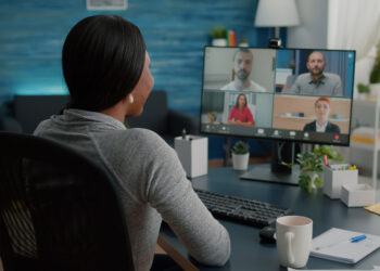 Trabalho presencial x homework x híbrido: como o empresário pode entender esse processo e estruturar sua equipe?