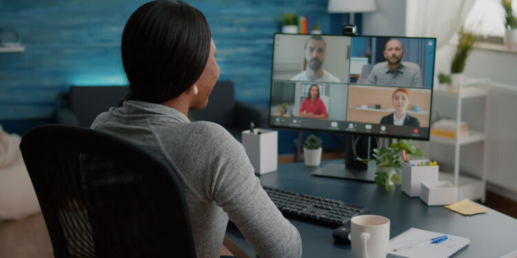 Trabalho presencial x homework x híbrido: como o empresário pode entender esse processo e estruturar sua equipe?