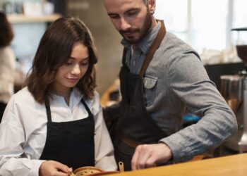 Número de bares e restaurantes operando em prejuízo atinge o maior índice desde março de 2023