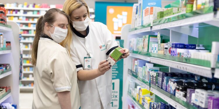 Drogasil abre 170 vagas de atendente no Centro-Oeste para início imediato
