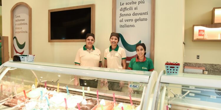 Gelateria Crema inaugura unidade conceito e anuncia modelo de franquias