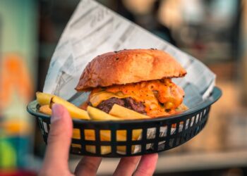 Goiânia recebe novo parque gastronômico ao lado do Parque Vaca Brava