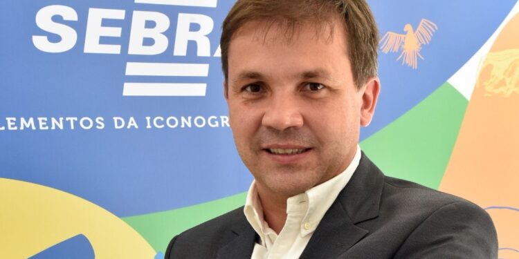 Diretor Superintendente do Sebrae Goiás recebe Título de Cidadania Goiana