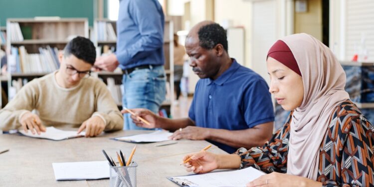 IEL Goiás lança programa para inclusão de imigrantes no mercado de trabalho
