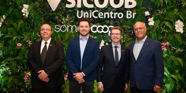 Sicoob UniCentro Br sela compromisso com fortalecimento do Ipasgo Saúde