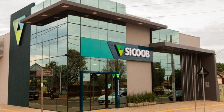 Sicoob UniCentro Norte Brasileiro atinge R$ 3 bilhões em ativos