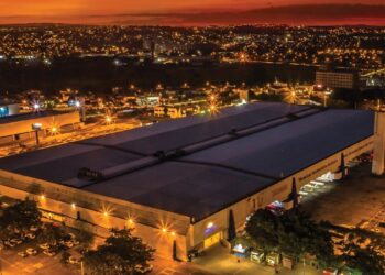 Araguaia Shopping comemora 23 anos com piscina de bolinhas premiada