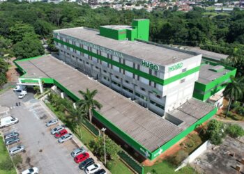 Hugo abre processo seletivo com 390 vagas em várias áreas