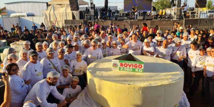 Indústria de Mato Grosso produz o maior queijo frescal do Brasil