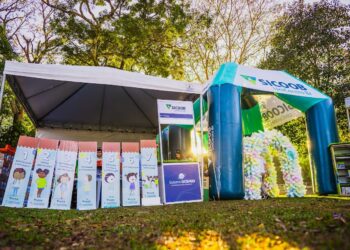 Sicoob UniCentro Br recebe mais de 7 mil pessoas em estande no Dia de Cooperar