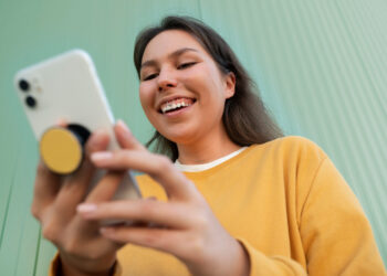 Startup goiana Poli Pay movimenta milhões com app para pagamento via WhatsApp