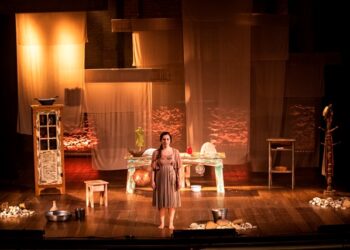 Sucesso pelo Brasil, espetáculo em homenagem à Cora Coralina faz apresentações em Goiás