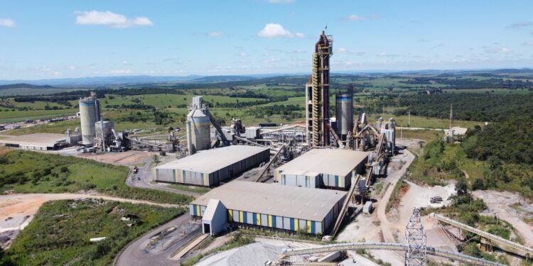 Votorantim Cimentos vai dobrar capacidade de fábrica goiana para 2 mi de toneladas/ano