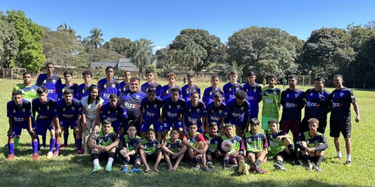 Equipes de bairros de Goiânia disputam etapa classificatória da Taça da Favelas com camisetas patrocinadas pela Rizzo Imobiliária