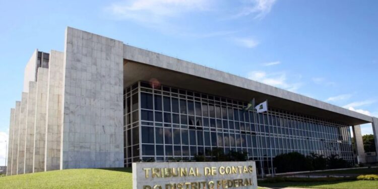 TCDF publica edital com salário inicial de R$ 21 mil para Auditor
