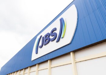 JBS abre portas para jovens no mercado de trabalho em Goiás