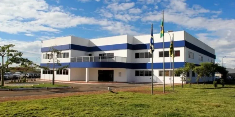 Comitiva de universidade chinesa visita a UEG, em Anápolis