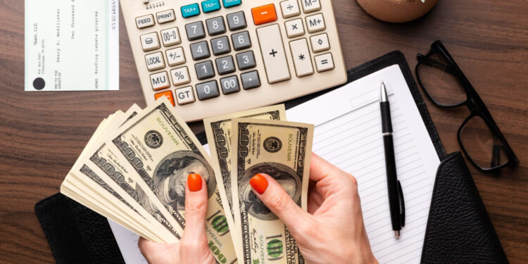 Dia do Freelancer: como precificar seu freela em dólar?