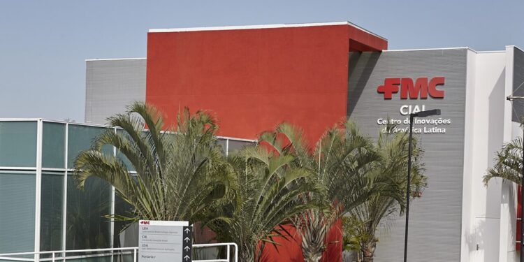 FMC lança dois novos herbicidas com formulação inédita no Brasil
