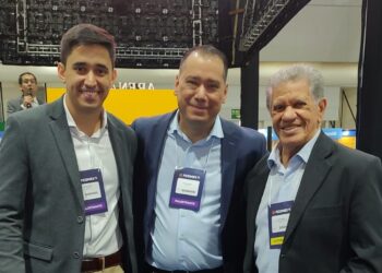 Sicoob UniCentro Br fala sobre cenário econômico para exportação na Ficomex