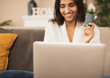 Black Friday: brasileiros preferem comprar roupas e eletrônicos em marketplaces internacionais