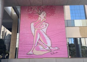 Hotel Transamerica Collection recebe arte em homenagem ao Outubro Rosa
