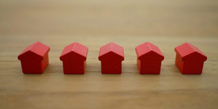 Aposentadoria imobiliária: consórcio é opção para criar carteira de imóveis