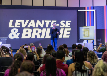 “Quando uma pessoa ganha conhecimento e se profissionaliza, ela se abre para um mundo diante dos seus olhos” , afirma o apresentador Otaviano Costa