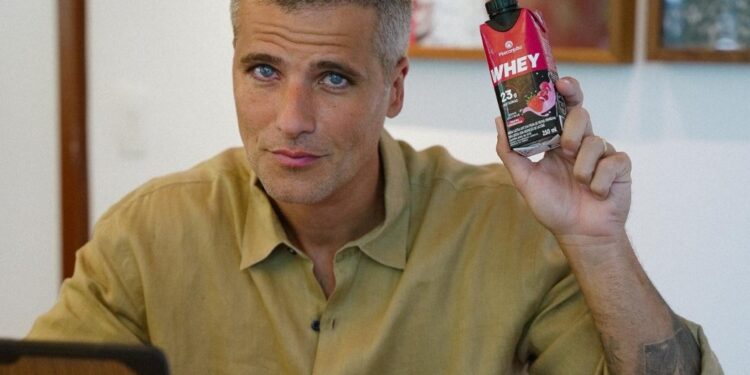 Bruno Gagliasso é novo embaixador do Piracanjuba Whey nas redes sociais