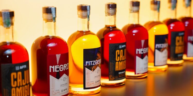 APTK Spirits chega a Goiânia com a tendência de coquetéis engarrafados