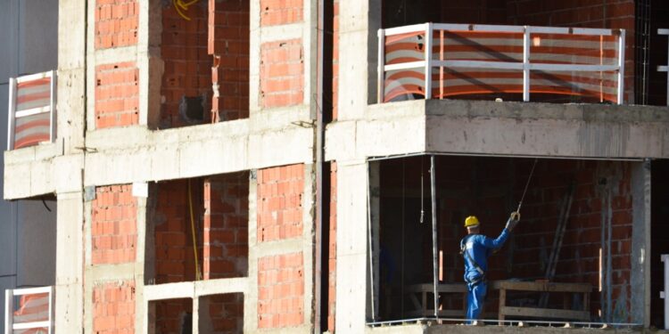 Construção civil gerou15 mil empregos até setembro de 2024, segundo Caged