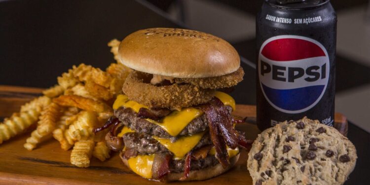 Gladiador 2: Johnny Rockets lança combo promocional com ingresso para o filme