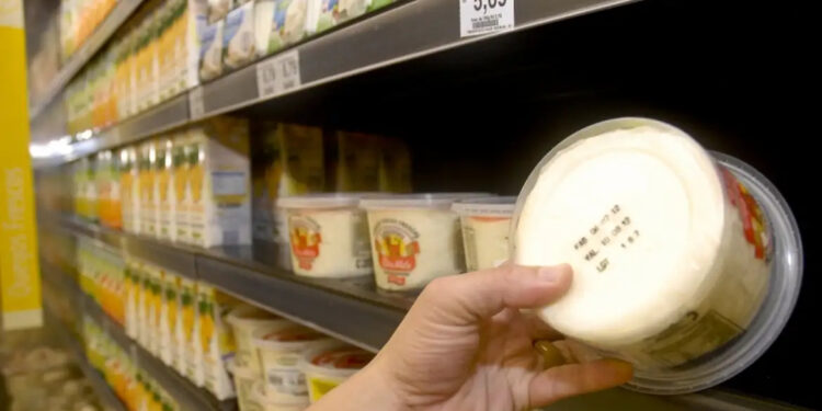 Goiás tem 1.054 novos casos relacionados a produtos impróprios para consumo em 2024