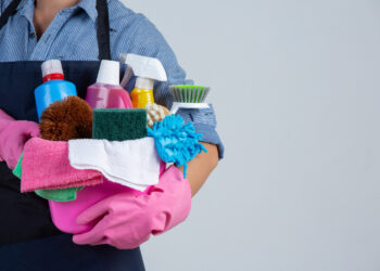 Mesmo com queda no desemprego, vagas em serviços gerais ainda sobram