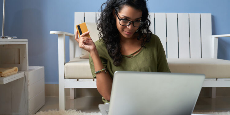 Saiba como aproveitar a Black Friday de forma segura
