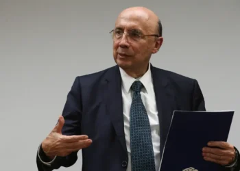 Sicoob UniCentro Br recebe Henrique Meirelles para lançamento do livro do ex-ministro