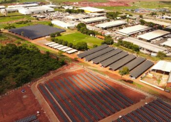 CelgPar inaugura usina fotovoltaica da Ceasa