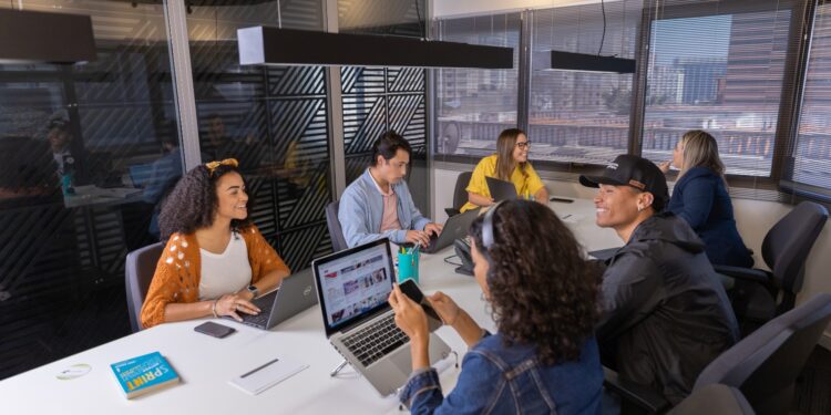 Hypera Pharma, Brainfarma, Corteva e Bunge oferecem mais de 45 vagas de estágio