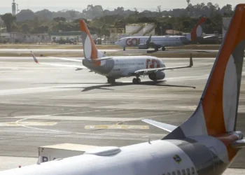 Azul e Gol assinam acordo para avaliar fusão entre as aéreas