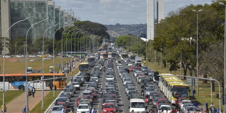 Brasília é a 2ª cidade com maior tempo de deslocamento no País