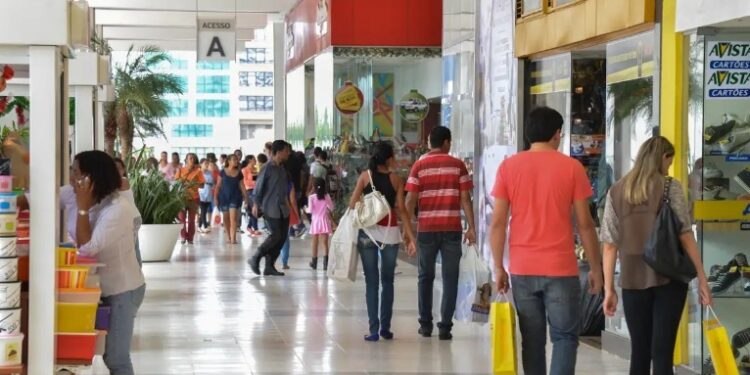 Comércio goiano cresce 1,20% em 2024, indica Sindilojas-GO
