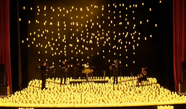 Espetáculo musical à luz de velas com clássicos do rock volta a Goiânia