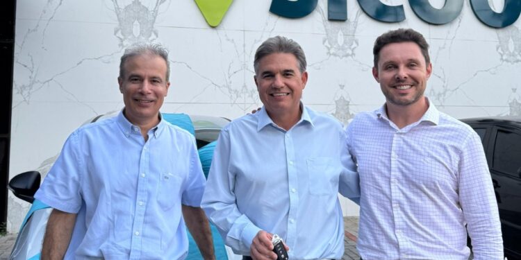 Sicoob UniCentro Br dá carro zero em campanha de investimento