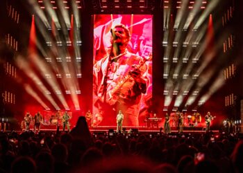 Natiruts anuncia turnê de despedida com show histórico em Goiânia