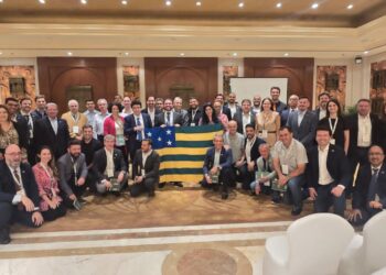 Adial participa de missão à Índia